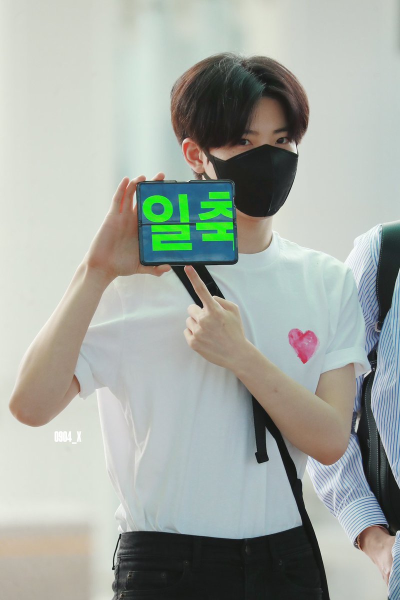 0904__X's tweet image. 240723 ICN 🛫HD

생축!

#TREASURE #준규 #JUNKYU #트레저