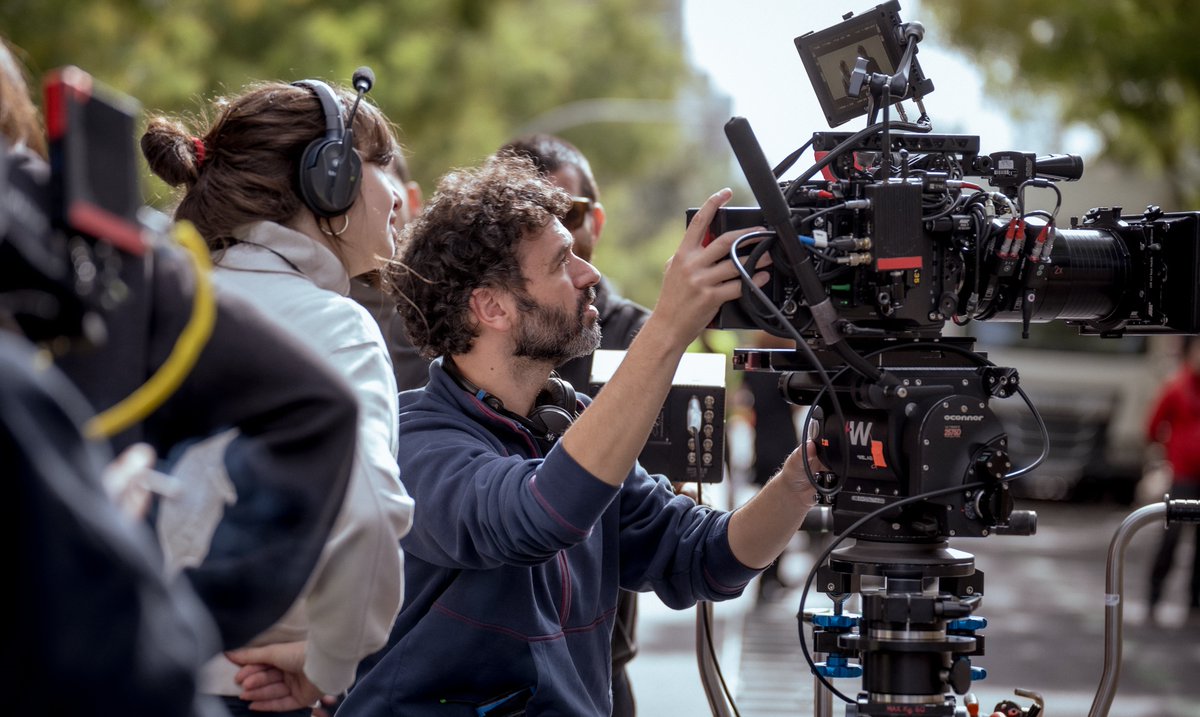 #LosAñosNuevos, la nueva serie original Movistar Plus+ de Rodrigo Sorogoyen, participará en la Sección Oficial del Festival Internacional de Cine de Venecia 👏👏👏