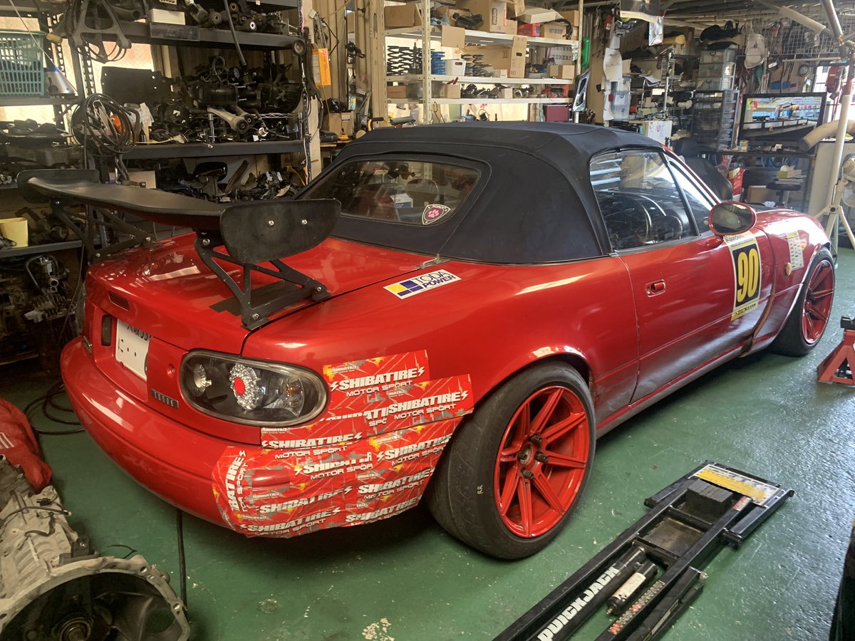 na8c ロードスター　売りに出します😭

詳細は下記にて

結構気に入ったけど耐久レース走り切ってひと段落し、当初の予定通りncロードスターに乗り換えたい為。

どなたか可愛がってください🤔

現状特に不満なく、即走れます。
練習用　遊び用　その他いろいろ使えます！
#車売ります
#na8c売ります