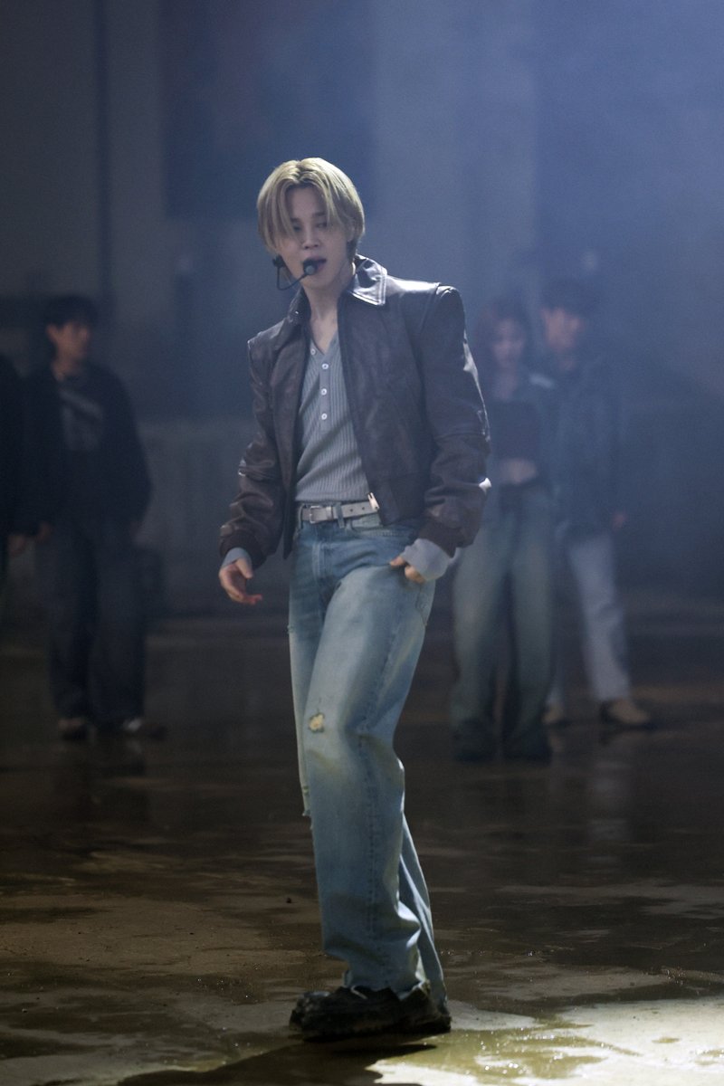 My performance of ‘WHO’ on Jimmy Fallon.
I poured my heart and soul into it. Did my hard work and love reach your hearts, ARMYs? 

Check it now!🔗youtu.be/sidIL8V83Cc