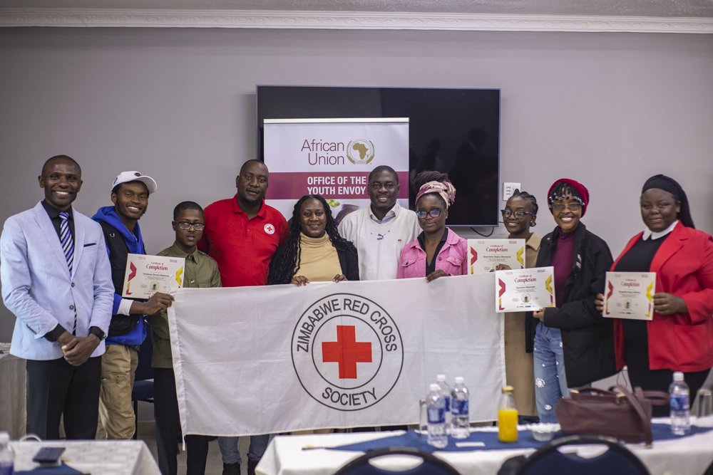 I got the privilege to attend the @AU_YouthEnvoy Climate Symposium in Bulawayo. 
We got to talk about the causes, and the effects and practical solutions to the dilemma. We explored the interconnectedness of climate change and mental health. #ClimateEmergency #SDGs