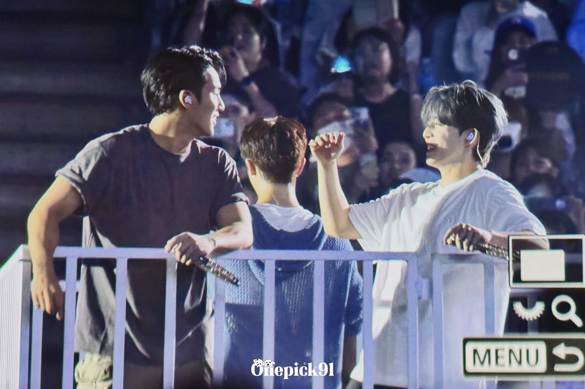 Onepick91_'s tweet photo. 240723 캐럿랜드

9teen 돌아오지 않을 
이 순간을 너를 널 위해
My 9teen

#에스쿱스 #승철 #민규 #밍쿱 #珉澈
#MINGYU #SCOUPS 
#GyuCheol #MinCoups
#スンチョル  #ミンギュ https://t.co/NDbXdnx9x7