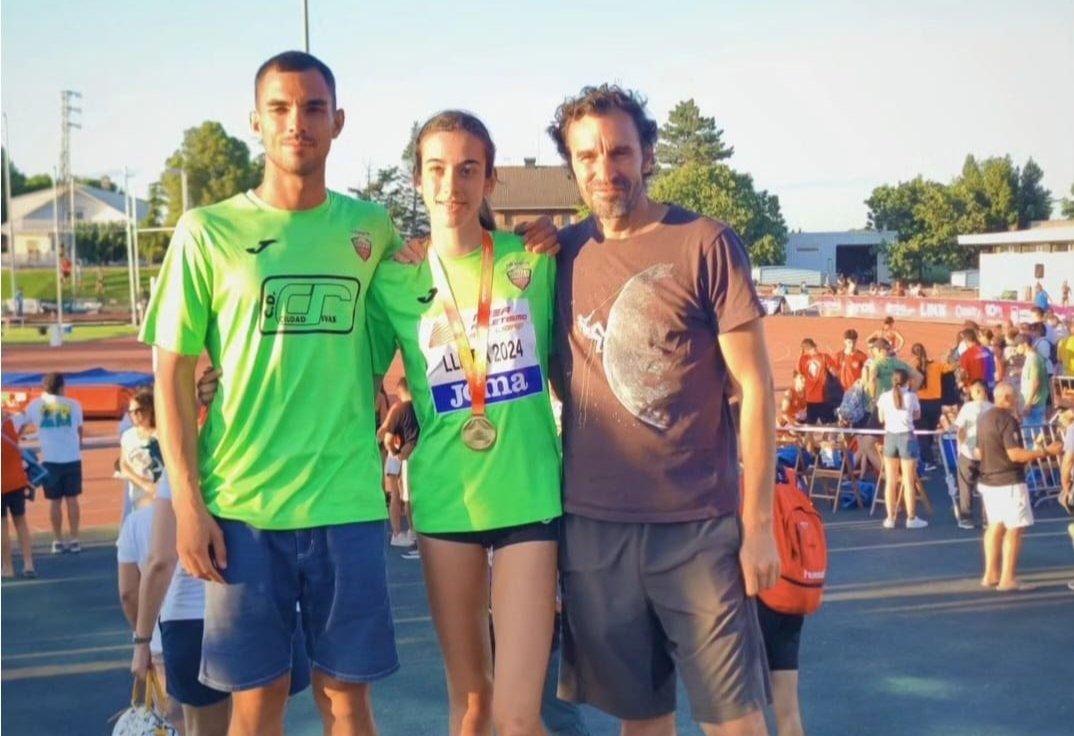 AytoRivas's tweet photo. 🥇🇪🇸 ¡¡¡Rivas tiene una campeona de España en salto de altura¡¡¡ La ripense Daniela Jiménez Martín gana en Lleida el oro en el campeonato nacional sub 16, tras saltar 1.64 metros. Además, queda sexta en los 100 vallas, con mejor marca personal en semis. Un atleta muy completa. https://t.co/KjAjlbsaDA