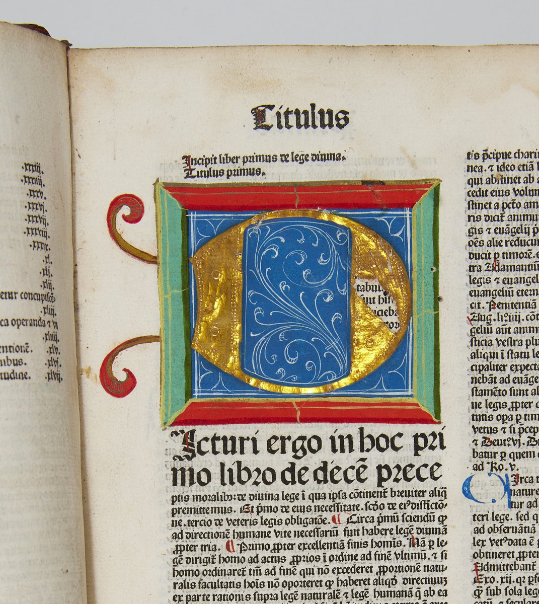 MarshsLibrary's tweet image. Our new exhibition of gorgeous books printed before 1501 is now open in the library. Pictured on the left is a letter &apos;D&apos; painted in a book from 1482 &amp;amp; then adorned with gold leaf. On the right is a simple hand-coloured letter &apos;E&apos; in a 1483 book. #incunable #incunabula @CERL_org