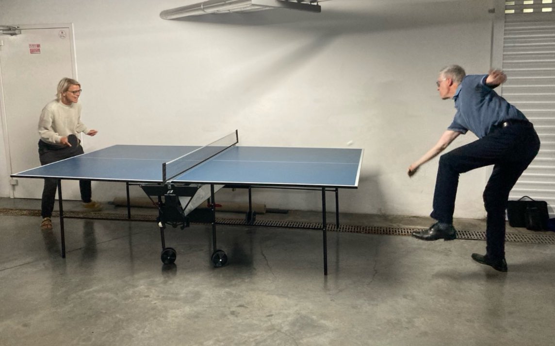 What to do in a shelter late at night in Kyiv? Play tabletennis - 🇩🇰 against 🇳🇴 #NB8