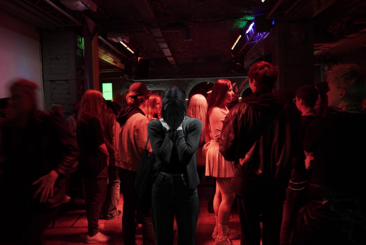 Silts vakars, terase, kokteiļi un labākās draudzenes šķiet kā perfekts vasaras scenārijs. Dzērienu Dorai piedāvāja kāds svešinieks, un naivuma dēļ viņa to pieņēma. Klausies visu stāstu par sazāļošanu. open.spotify.com/episode/5ToASd…