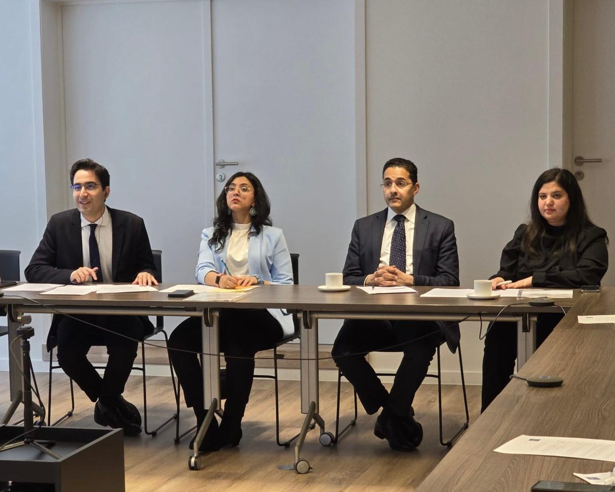 BahaiBIC_Rights's tweet photo. Heartfelt thanks to all participants for the fruitful roundtable “Fostering Unity: the Role of Youth in Yemen’s Social Fabric,” part of our #SocialCohesion series hosted by our Brussels office & @BahaiYemen.
Yemeni youth activists, diplomats, and civil society actors highlighted the capacity of youth to unite diverse people, enable dialogue, and drive positive change.
شكرًا جزيلًا لجميع المشاركين في الطاولة المستديرة المثمرة بعنوان "تعزيز الوحدة: دور الشباب في النسيج الاجتماعي اليمني"، جزء من سلسلة #التماسك_الاجتماعي التي استضافها مكتبنا في بروكسل و@BahaiYemen.
سلط النشطاء الشباب، الدبلوماسيون والفاعلون المدنيون الضوء على قدرة الشباب على توحيد الناس، وتمكين الحوار، ودفع التغيير الإيجابي.