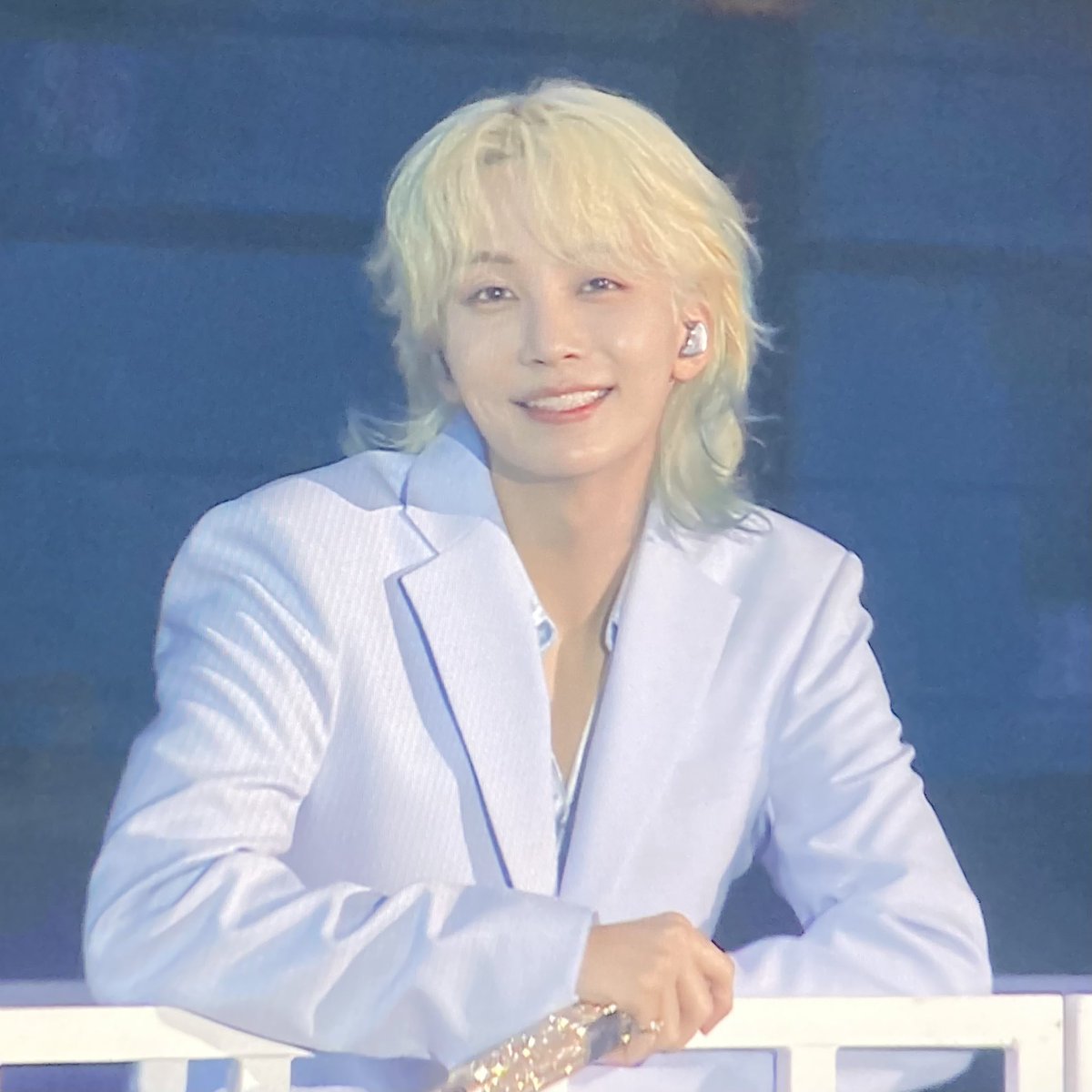 hanniethinker04's tweet photo. YOON JEONGHAN SO FREAKING PRETTY !!! 😭🩵 https://t.co/bLQZAFSOov