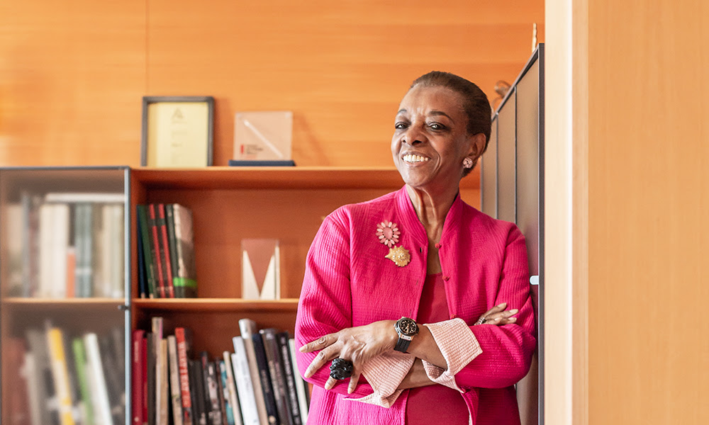 interiorcontra's tweet photo. Marva Griffin, la persona que hace realidad los sueños de los #diseñadores 🤩 La «Dama del #diseño, Mamma, hada madrina» —como la llaman— es la fundadora de SaloneSatellite. Su historia, lección de vida. 
 
Entrevista diseño➡️: https://t.co/hPbi65RnB9

#jovenestalentos #design https://t.co/3b9ZumTHBp