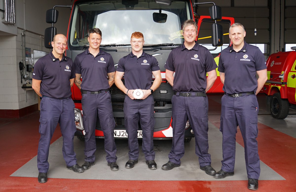 🚨Working smoke alarms save lives. 🚨

That's the message from Firefighters on Durham Red Watch as they urge everyone to check their smoke alarms are working this #TestItTuesday.

If you need your smoke alarms installing or replacing,  call 0345 223 4221.