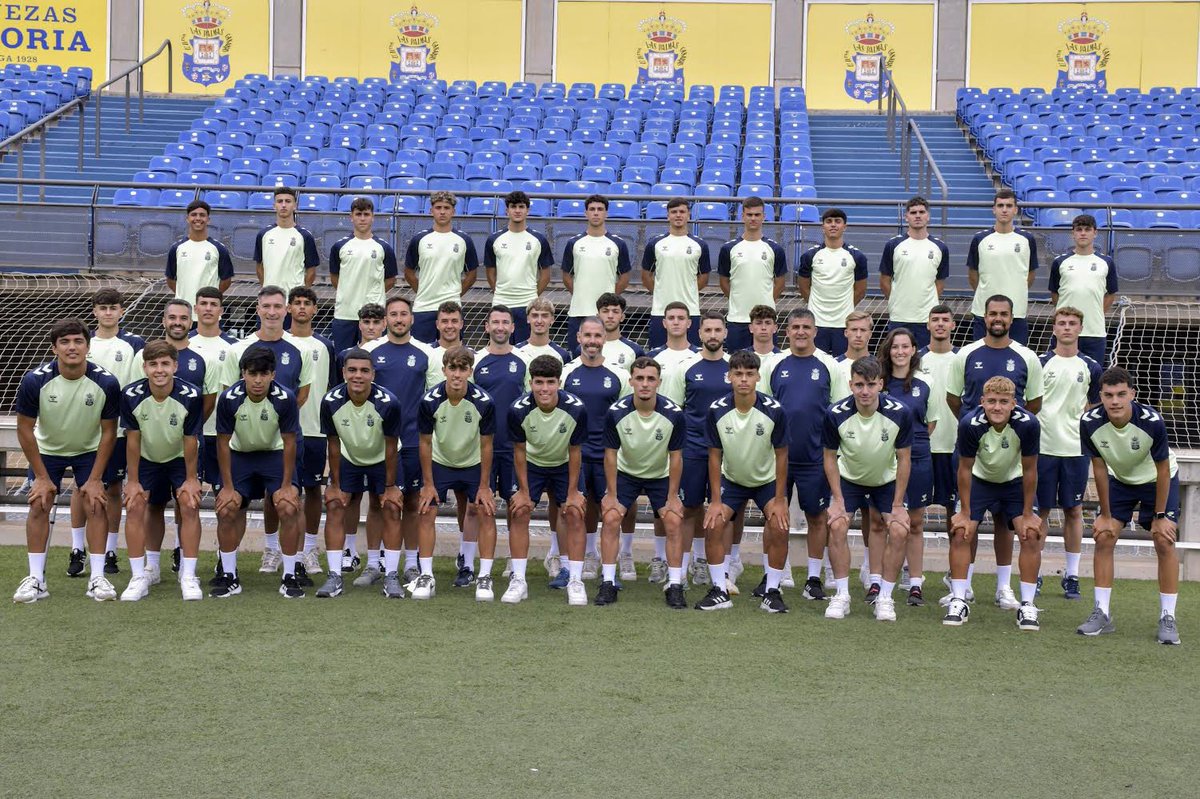 UDLP_Cantera's tweet photo. ¡El División de Honor arranca su pretemporada!! ⚽️

Héctor Nuez toma las riendas del equipo después de haber hecho un gran año en el Juvenil B la pasada campaña 👏🏼

🔗 https://t.co/GbmCzuH5Mn

#VamosUD 💛💙 #LaUniónHaceLasPalmas #UniónDePorVida https://t.co/6QEEBgjHEH