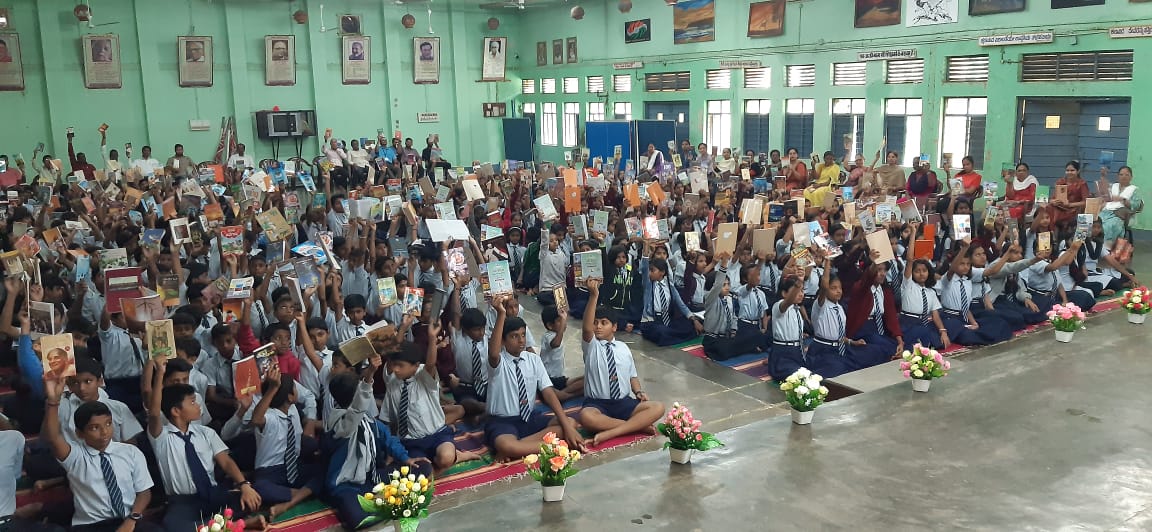 ShimogaJnv's tweet photo. Celebrating the 4th anniversary of #NEP2020 Day-2 #ShikshaSaptah Reading and Listening day at PM SHRI JNV Shimoga #samaqrashiksha #pmshri #pmposhan #readingandlearning
@PMOIndia @EduMinOfIndia @NVSHqNoida @NVS_HQ @NvsHyd https://t.co/TSU3KeoDaX