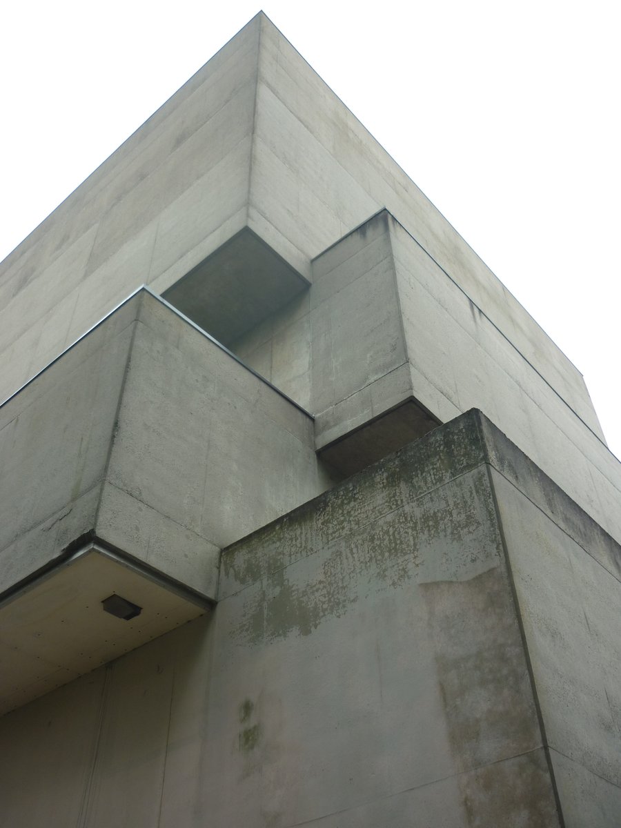 concretelibrary's tweet photo. The Brutalist extension to @UlsterMuseum by architect Francis Pym, which was completed in 1972. #Brutalism #Belfast #concrete https://t.co/HG7S1wSO8f