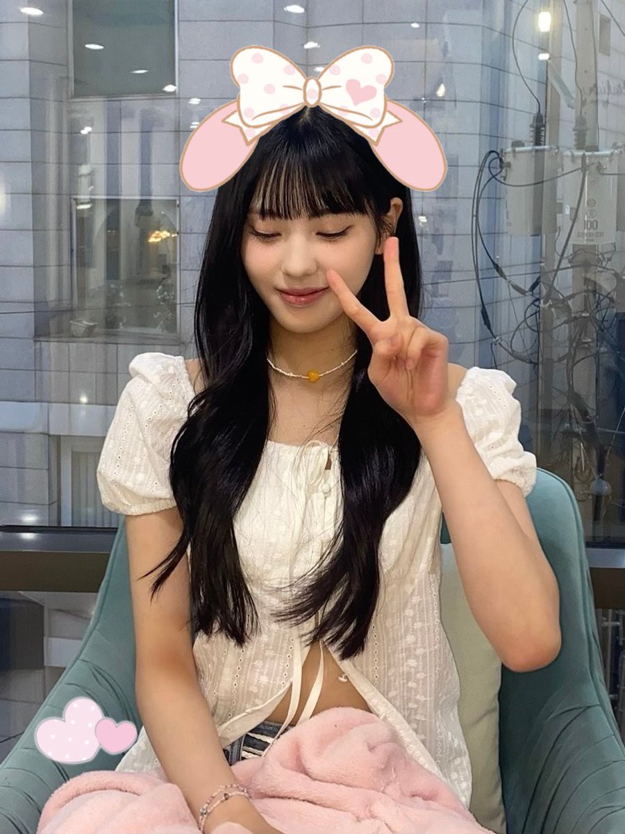 aure (@lesbianarai) on Twitter photo 