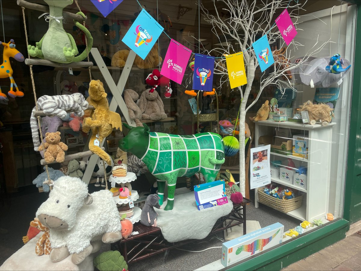 Cranford_Sch's tweet image. Congratulations to Phoebe and Isla. Their spectacular oxen are now live and ready to dazzle at Oxtrail 2024, the biggest public art event in Oxford! Well done, girls, on this incredible achievement! 
#Oxtrail2024 #CranfordSenior #CranfordChallenge #CranfordSnrArt