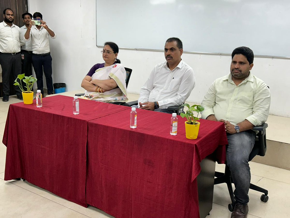 GroupAvinash's tweet image. 📚 Event: Learning Summit 🌟

ACCE Vertical - AGI hosted a Monthly Mock Exam (CLAT &amp;amp; IPMAT) with enthusiastic students! Inspiring lectures by Mr. Ramaiah (Senior Civil Judge), Mr. Narendra, and Ms. Latha Chandra. Awards were given to top performers. 🎉

#LearningSummit #MockExam