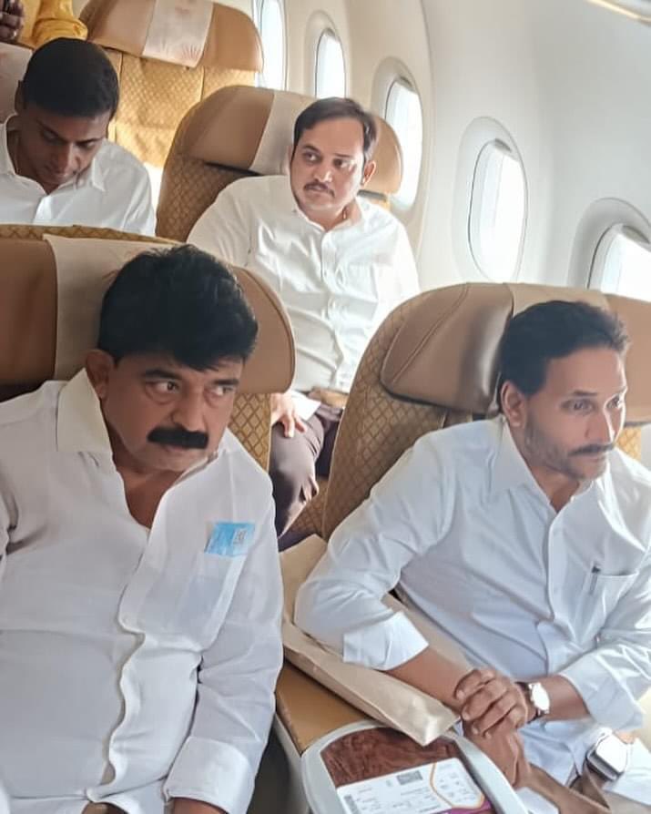 GTKlt3Rb0AAC0yB?format=jpg&name=900x900