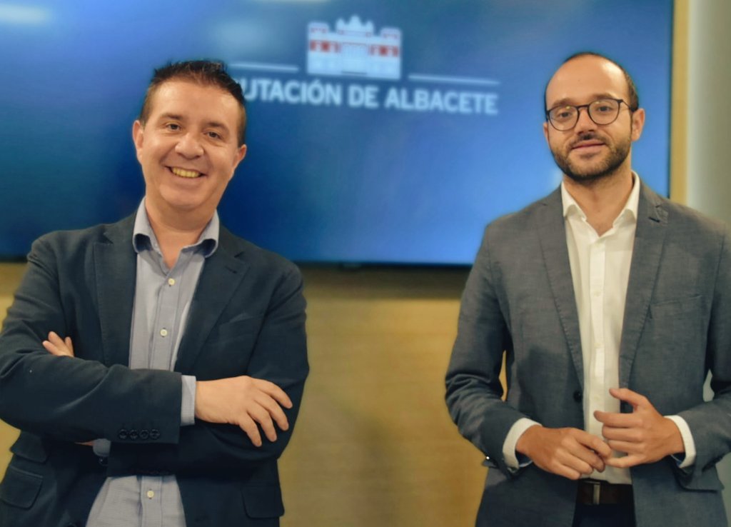 dipualba's tweet image. 🆕️📑🫱🏻‍🫲🏼¡Siguen las #líneas de #apoyo a #municipios! 

Lanzamos una nueva edición de las #Ayudas para #contratación #agrupada del puesto de #Secretaría-#Intervención🏫👤🏫

La dotación (330.000€) ha crecido un 52% durante el Gobierno de @santicenizate.

🌐goo.su/UvmTS8