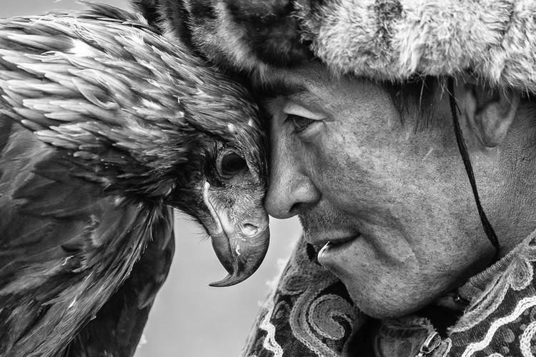 detikinet's tweet photo. #Foto Intip jawara kontes foto hitam putih yang sangat memukau mata. Kontes ini diselenggarakan oleh The 35 Photography Awards. detikers tau ga sih? salah satunya ada yang dari Indonesia loh!!
>> https://t.co/T6WTDYUT1e
Foto : Doc. Pool
#detikinet #monokrom #fotografi https://t.co/eqInpmwi53