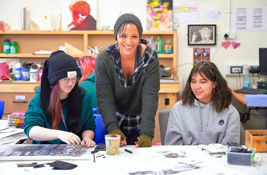 High Street Hangouts! #Free #family #fun sessions at Volcano every Friday 10-2 until 30 August, with artist-led #workshops. Paint a Space Canvas, make a Tiny Theatre or a Trash Creature, graffiti, collage and more! 

volcanotheatre.wales/hangout

Funded by <a href="/SwanseaCouncil/">Swansea Council</a> #COAST fund