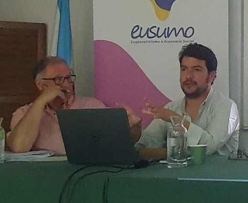 CoopsAgroES's tweet photo. Hoy participamos en la jornada estratégica de @CoopsAGACA para directivos de #cooperativas @agut_coop expone las modificaciones #PEPAC #ganadería y Pablo Fernández habla de la implantación del #CuadernoDigitalCooperativo #C3 https://t.co/KvbzCJBpdI