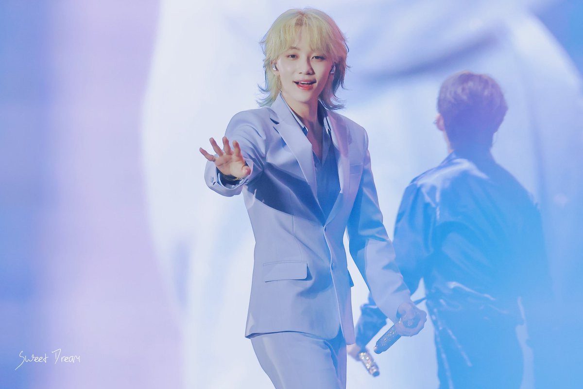 SweetDream_yjh's tweet photo. 20240723 CaratLand D1

🍀🍀🍀

#정한 #JEONGHAN #ジョンハン
#세븐틴 #SEVENTEEN https://t.co/b9D29eIyMh