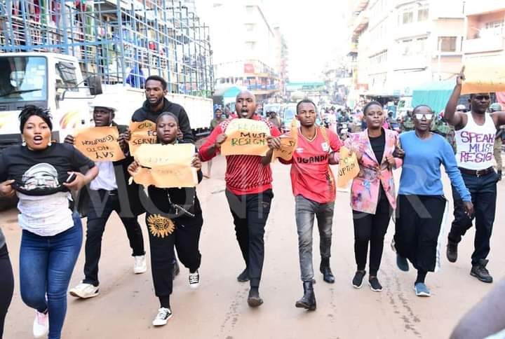 Salutations to all who have courageously marched and are still marching against corruption and misrule — even in the face of very brutal actions by the military and police! The cowards have been picking up young people whose only crime is lifting up a placard and chanting 'STOP