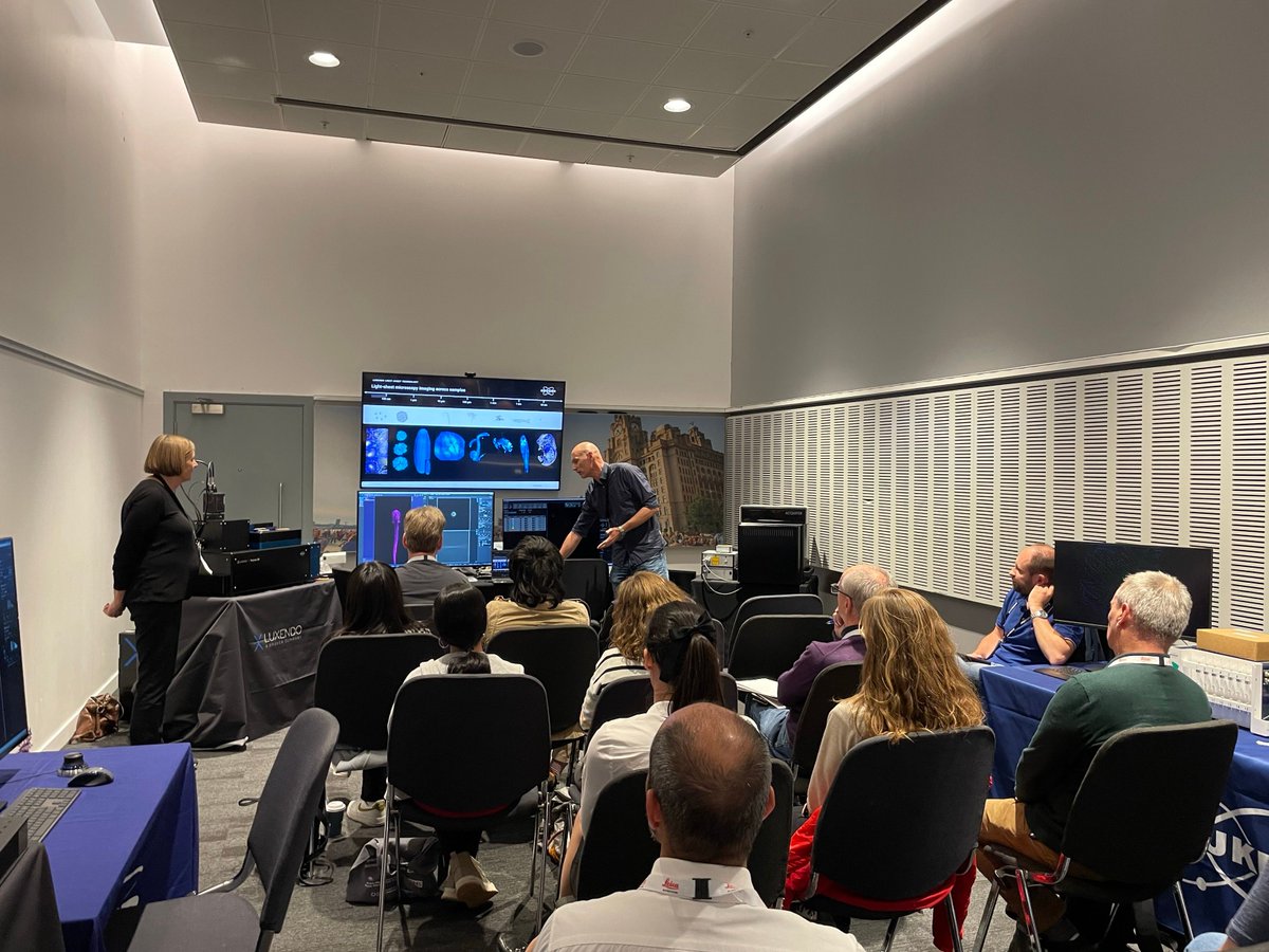 🔬 Tell me you love science, without saying it. 

Our fantastic Bruker Luxendo light sheet and Bruker Acquifer Big Data team ignite curiosity and interest in every presentation! It is a particular treat when we can showcase multiple systems, as we did at #ELMI2024.

Why?
1/2