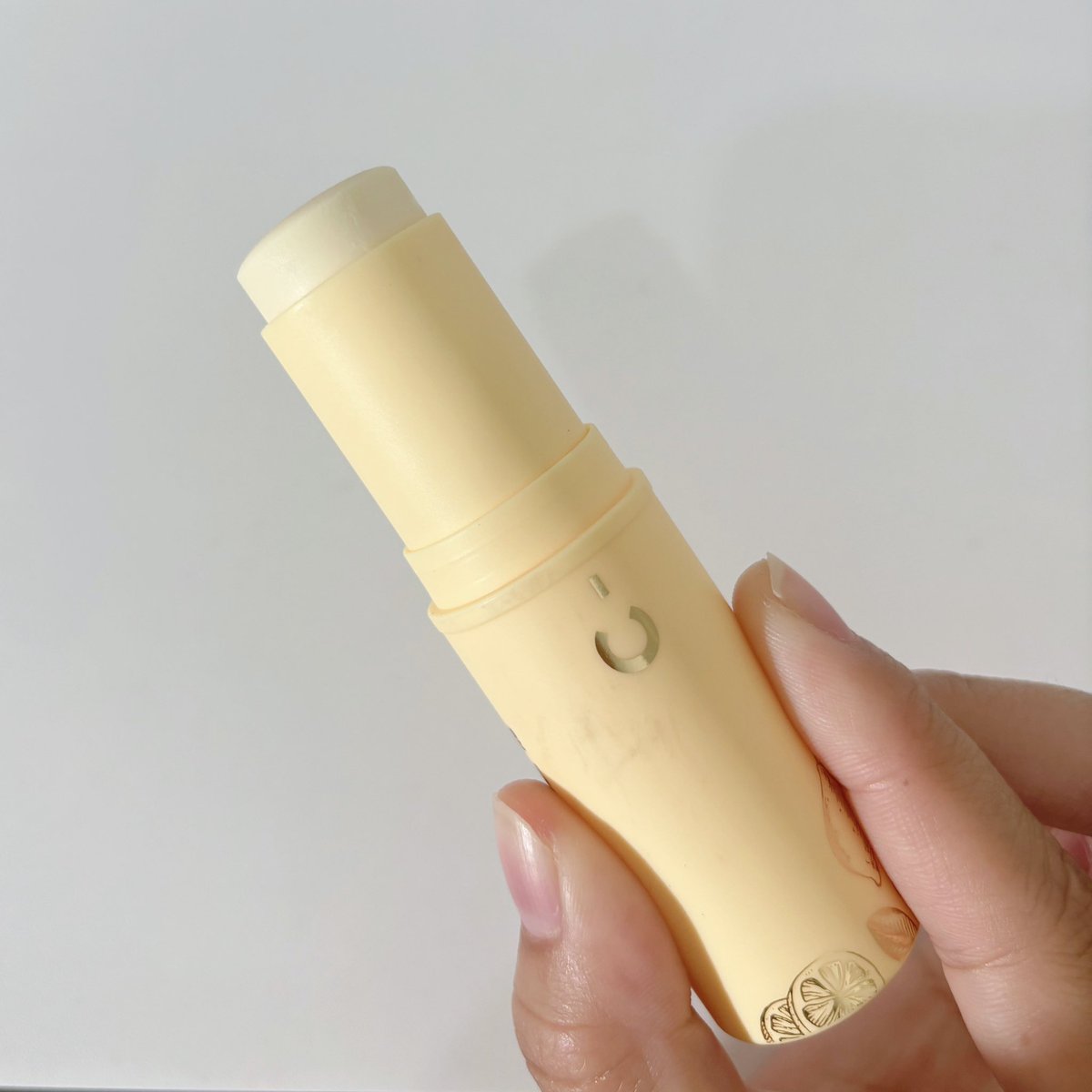 sundakentel's tweet photo. INI GEMES BANGETTT…. primer + serum dalam satu produk👀
mana bentuknya stick lagi, jadi makin sat set no ribet 😆🤏🏻
#MyCSTAR https://t.co/116DQG47iW