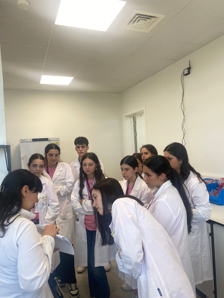 3B's Research Group (@3bsuminho) on Twitter photo 🌞Verão no Campus has started! Yesterday we received students for the first day of an exciting week! Hope you enjoy!
🔬Let's learn about science @ 3B's Research Group!
Day 1 Photo register📷
<a href="/3bsuminho/">3B's Research Group</a> <a href="/UMinho_Oficial/">Universidade Minho</a> <a href="/RLGReis/">Rui L. Reis</a> 🌞Verão no Campus has started! Yesterday we received students for the first day of an exciting week! Hope you enjoy!
🔬Let's learn about science @ 3B's Research Group!
Day 1 Photo register📷
<a href="/3bsuminho/">3B's Research Group</a> <a href="/UMinho_Oficial/">Universidade Minho</a> <a href="/RLGReis/">Rui L. Reis</a>
