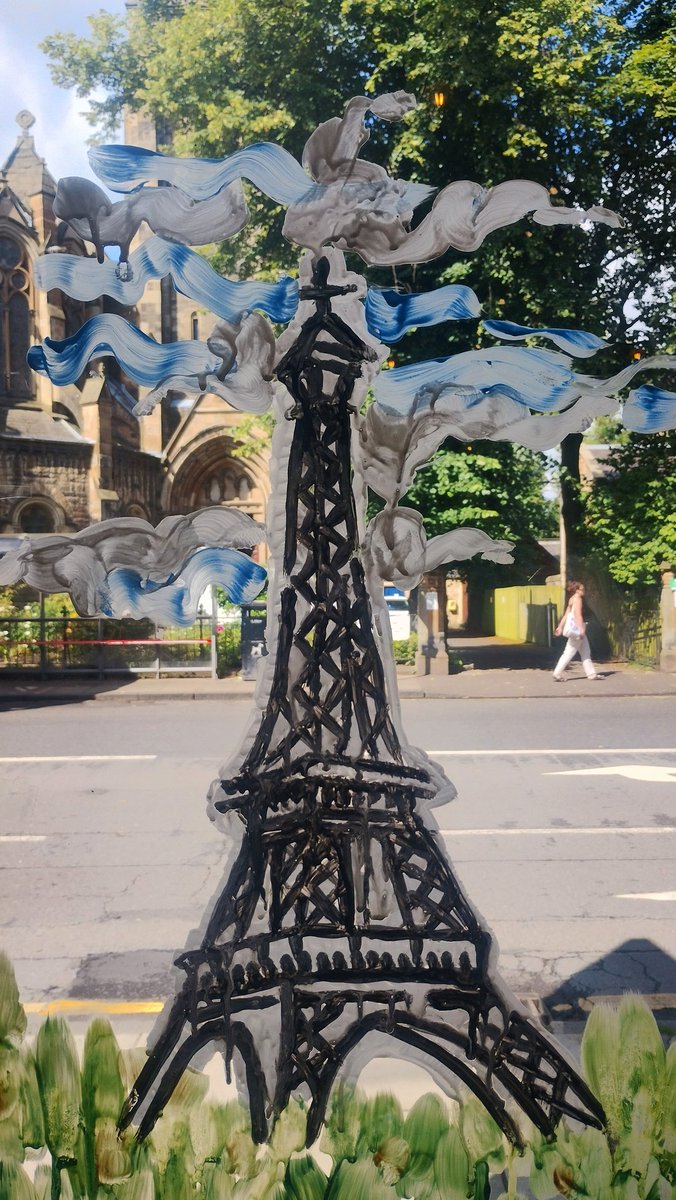 EdinBookshop's tweet photo. Our window has a distinctly Parisian vibe as we join many other local Indy #Bruntsfield shops in marking a century since local lad Eric Liddell's famous #ParisOlympics event, celebrated in the Oscar-winning Chariots of Fire.
#EL100 #EricLiddell #Edinburgh #Edimbourg https://t.co/UVx1IK88xU