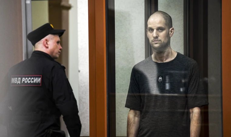 It’s Tuesday July 23, 2024. 

WSJ’s Evan Gershkovich was detained by the Russian FSB Mar 29, 2023. 

1 year &amp; 115 days ago 

Evan is a hostage not a criminal 
usatoday.com/story/opinion/…

JOURNALISM IS NOT A CRIME!

FREE EVAN NOW! 

#IStandWithEvan