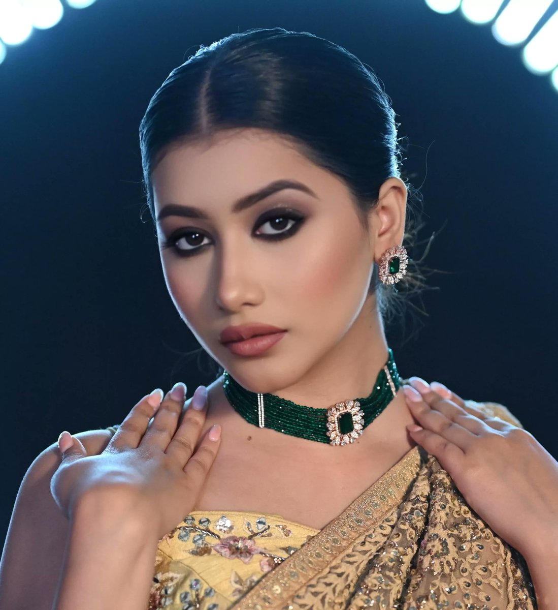 baweja_shanayaa's tweet image. Zircon-Adorned Green String Choker Set
shivanshri.in/product/3shiva…
💚✨ Shine bright with our Zircon-Adorned Green String Choker Set! Perfect for any occasion. 🌟 #FashionJewelry #ChokerSet #ZirconJewelry #shivanshri