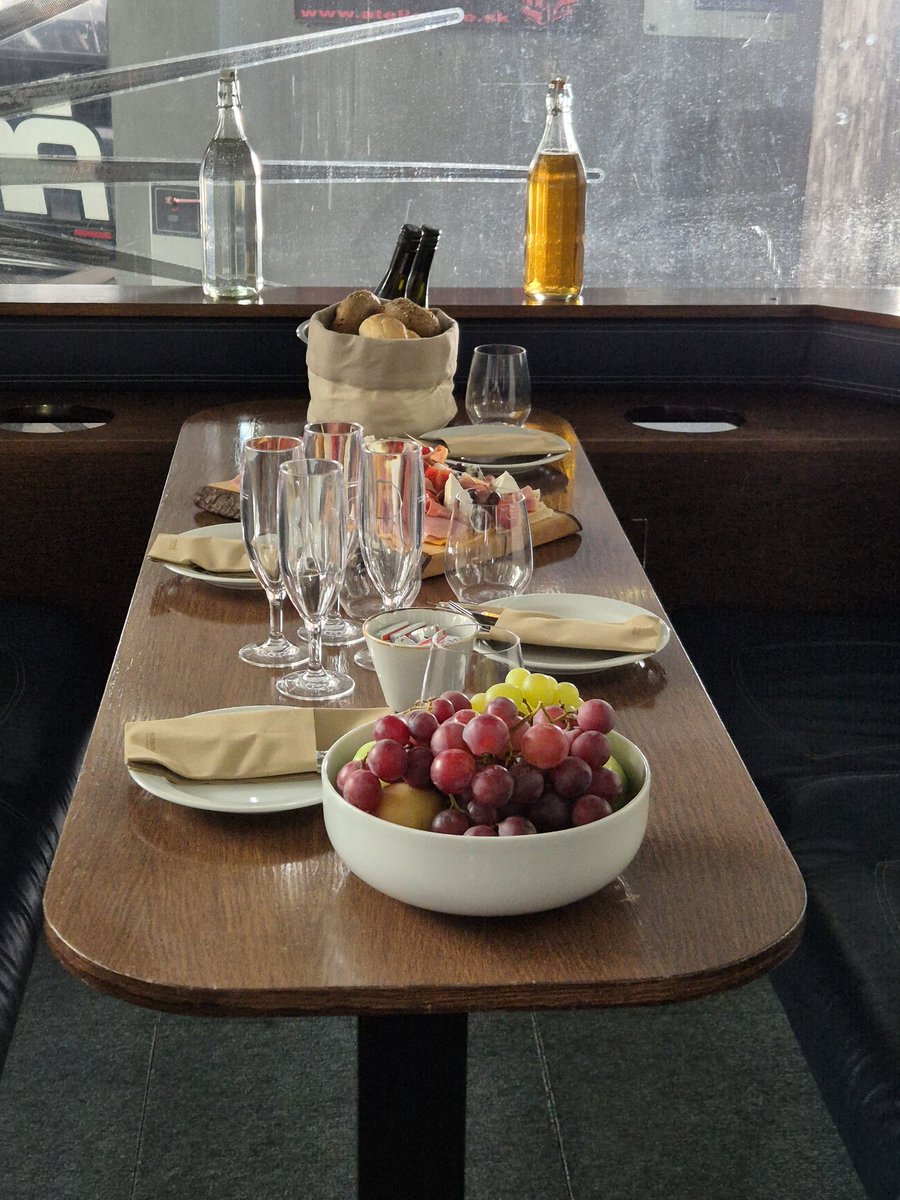 MarkNicholls5's tweet image. What can you do in a Slovakian ski resort in the summer? Simple, take a Sky Picnic in a gondola with charcuterie board, fruit and sparkling wine for 20 euro a person. From Chobok at 2040m at Jasna ski resort #Slovakia #tatras mountains @bgtw