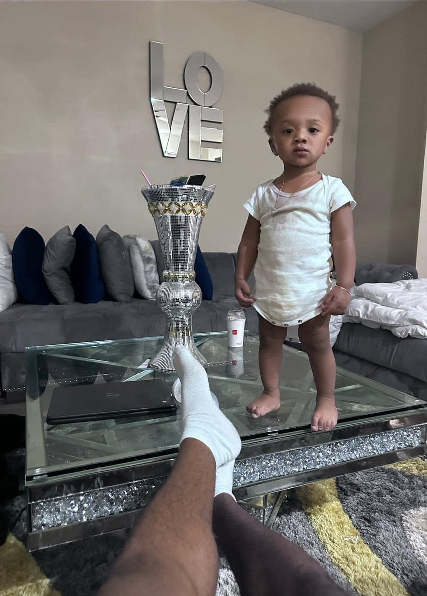 Backendwayne's tweet image. When her son tryna figure out who u is