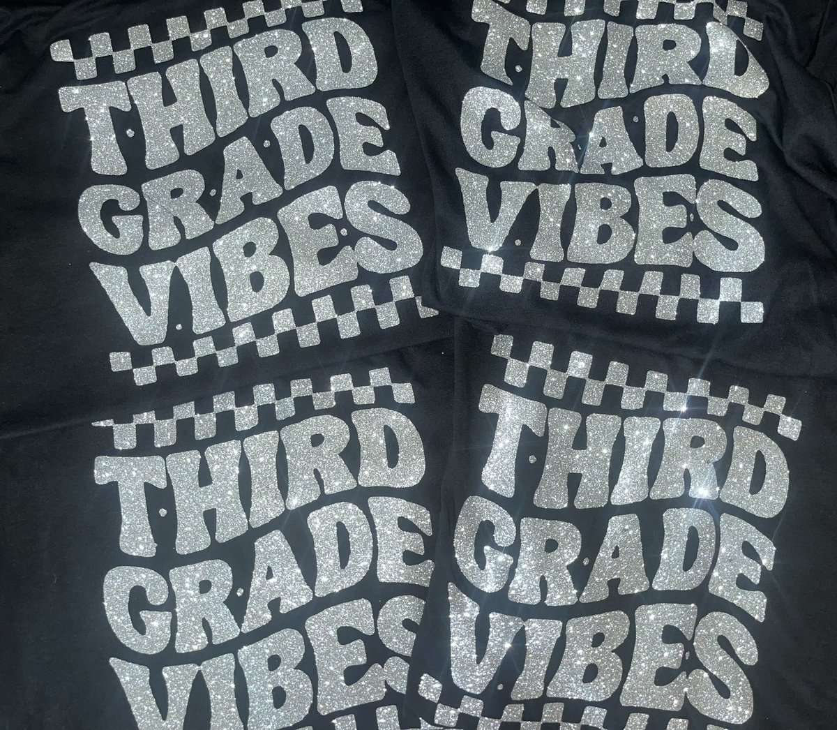 Lgrew_JCE's tweet photo. New school year, new shirts πͺ©πͺ©πͺ©
#thirdgrade #teamsisd #thirdgradevibes https://t.co/EjzWQOryaX