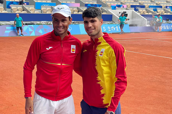 hmuda101's tweet photo. ¿Cómo llamamos a esta parejita de ''aficionados'' que va a participar en #JuegosOlímpicos ?🤭😉#Nadal #Alcaraz
Propongo: #NADARAZ #NADALCARAZ #ALCARAFA #ALCADAL #CARAFA
(os leo, decisión compleja...)😜 https://t.co/grFVuUS9Ku