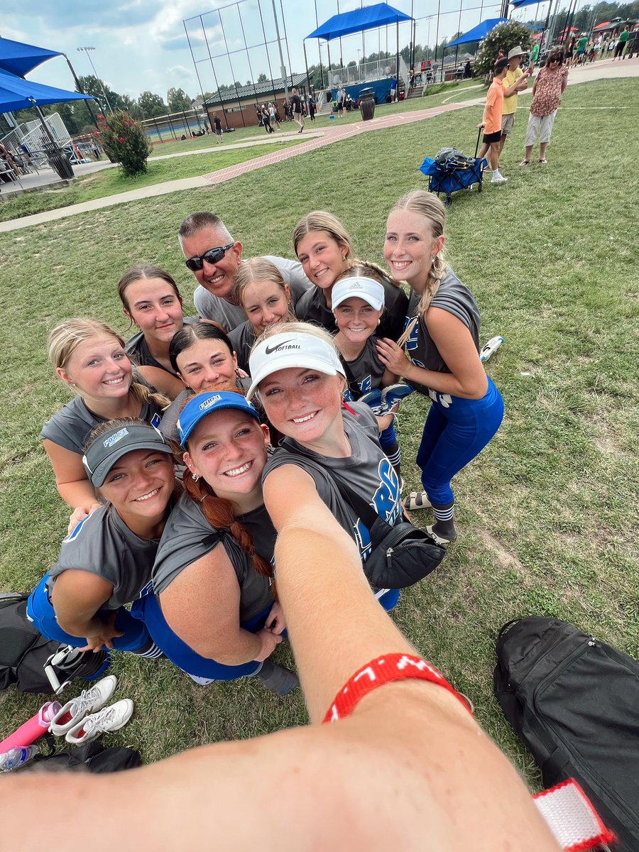 brookbigger07's tweet photo. Just wrapped up my last 16u season with the best team I could ask for! Finished .310 in the box and .914 in the field. Can’t wait for fall! @Coach_Tarter @khoneycutt31
@CoachFerrill @CoachGill_MSU 
@15_CoachG @Coach_NThompson
@SaraEmerich @mrcloe04 https://t.co/pkiSm3QWas