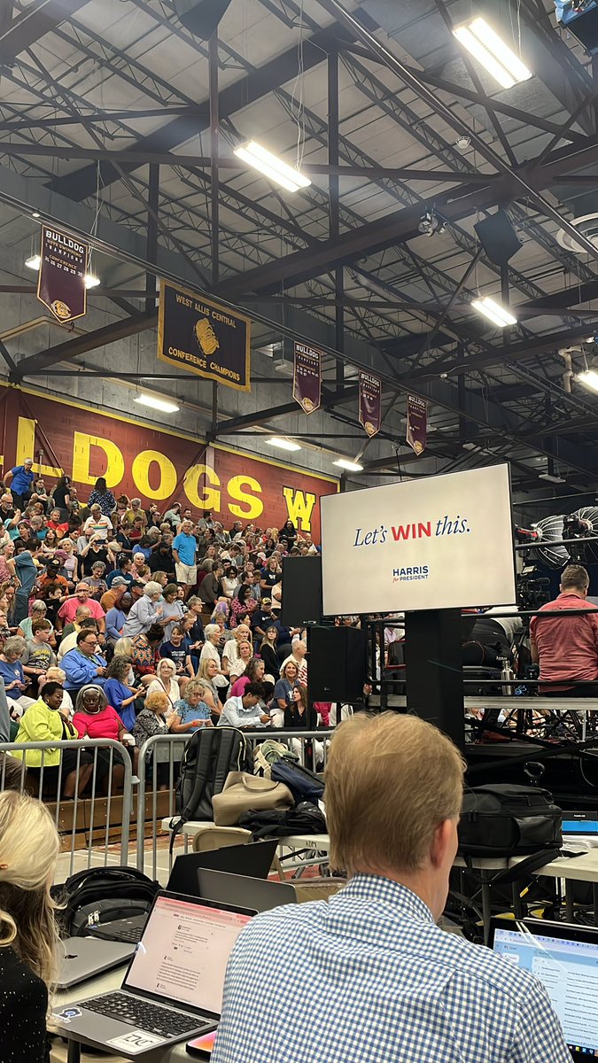 Your fav restaurant beat reporter is covering Kamala Harris today. When they said food is political, I guess they really meant it!