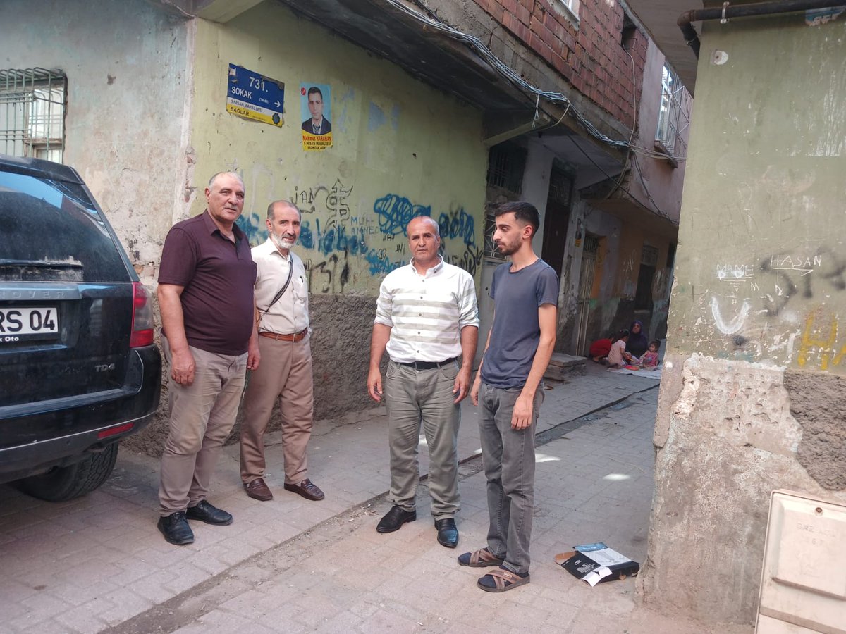 AkBaglar_2121's tweet photo. İlçe Başkanımız @SadikBasarGur ve Teşkilat üyelerimiz İLE. 
📌5 Nisan mahallemizdeki esnaflarımızı ziyarette bulunarak sorun ve sıkıntılarını dinledik.
Hayırlı satışlar bol kazanç versin rabim
💚♥️ https://t.co/feWRMZKBHn