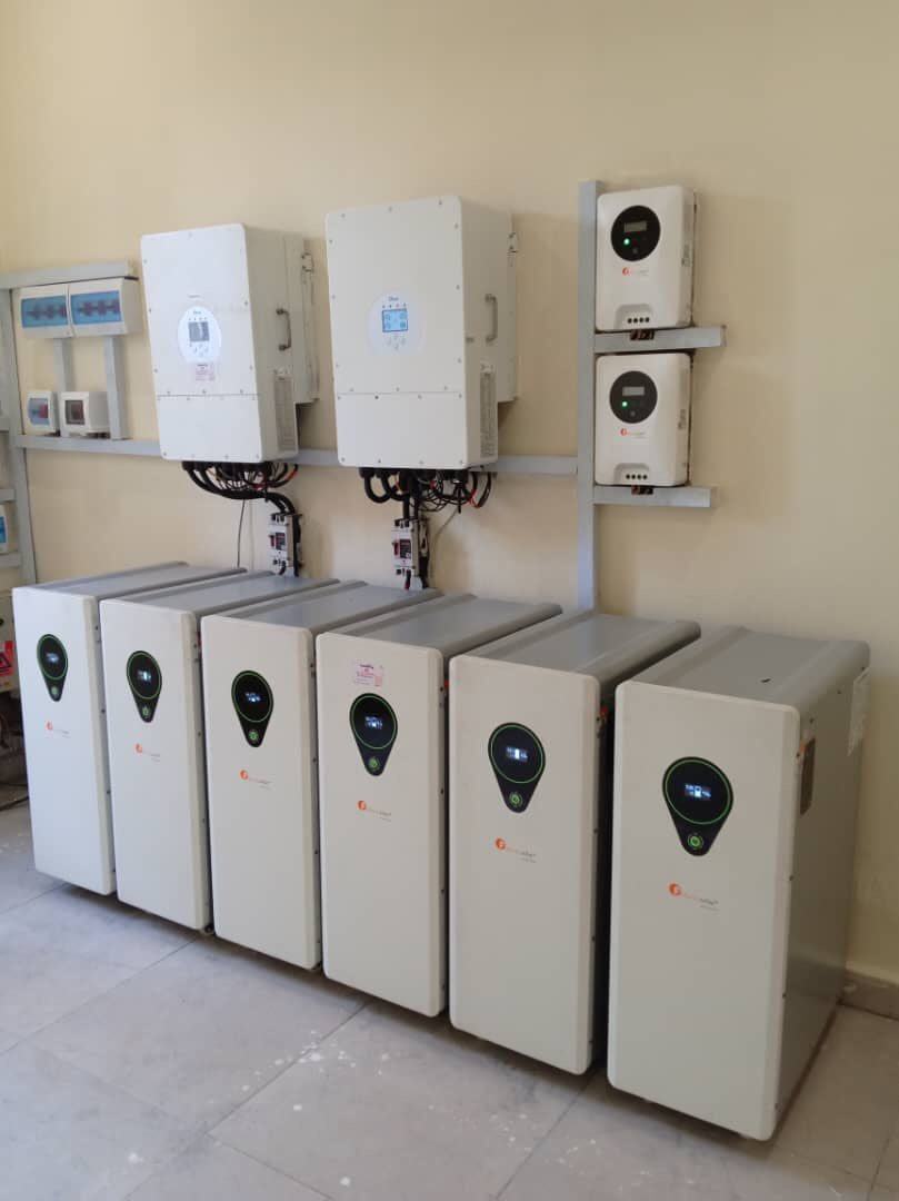 When you get fed up with the power situation in the country and decide to generate and store all the energy you need 🤪 
Installed by IG Energy