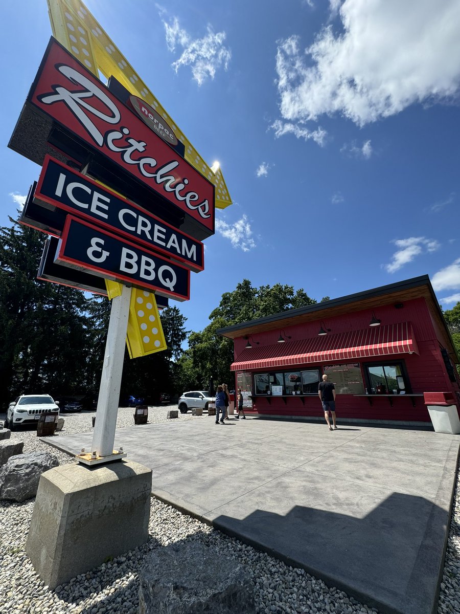 ONCornFedBeef's tweet photo. Looking for a quick bite on the way home from the beach?! Stop in at @ritchies_icecream_and_bbq in Norwich, Ontario where you can find @NorpacB and @shawsicecream all at one convenient location!  #OCFBEEF https://t.co/7ApzuYtvwu