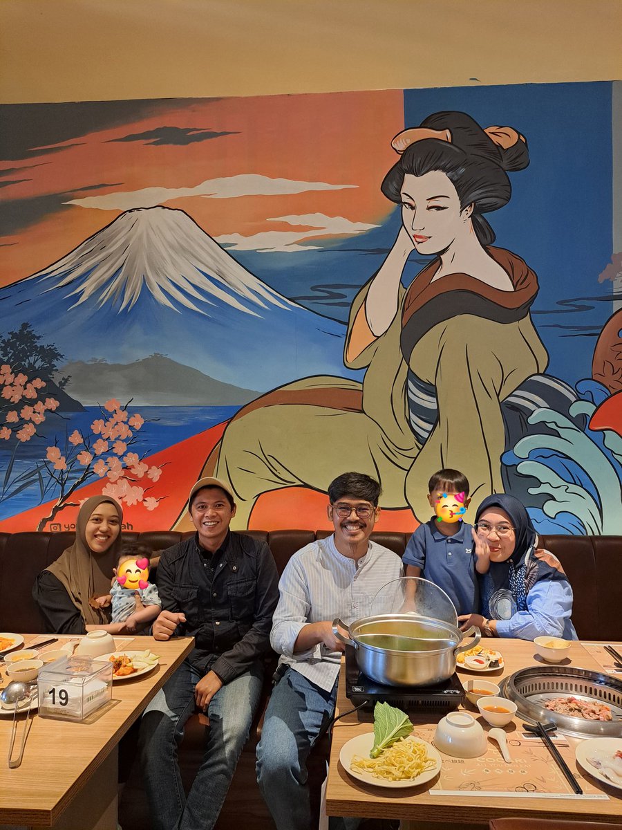 hendrikekoa's tweet photo. 2024, mulai berniaga lagi.
Bismillah, lancar kagem sedoyo.
Aamiin 🤲
Nyuwun pandungane, nggih 🫰😘 https://t.co/URZRTKQtZj
