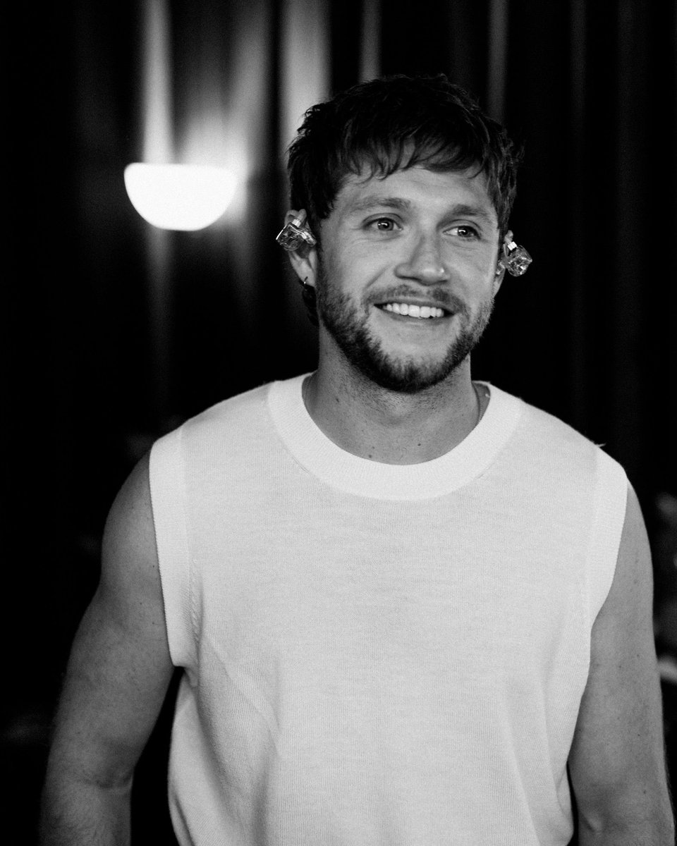 meltniallx's tweet image. you light up my world like nobody else💛

#DirectionersDay #14Yearsof1D
#14YearsOfOneDirection