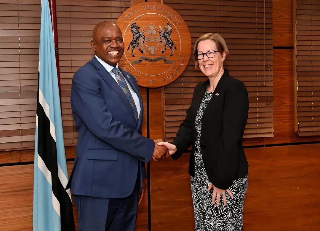 Very grateful for the opportunity to bid farewell to His Excellency <a href="/OfficialMasisi/">Dr. Mokgweetsi E.K Masisi</a> today, and to share our appreciation of the depth and strength of the enduring friendship between the UK and Botswana.  🇬🇧🤝🇧🇼