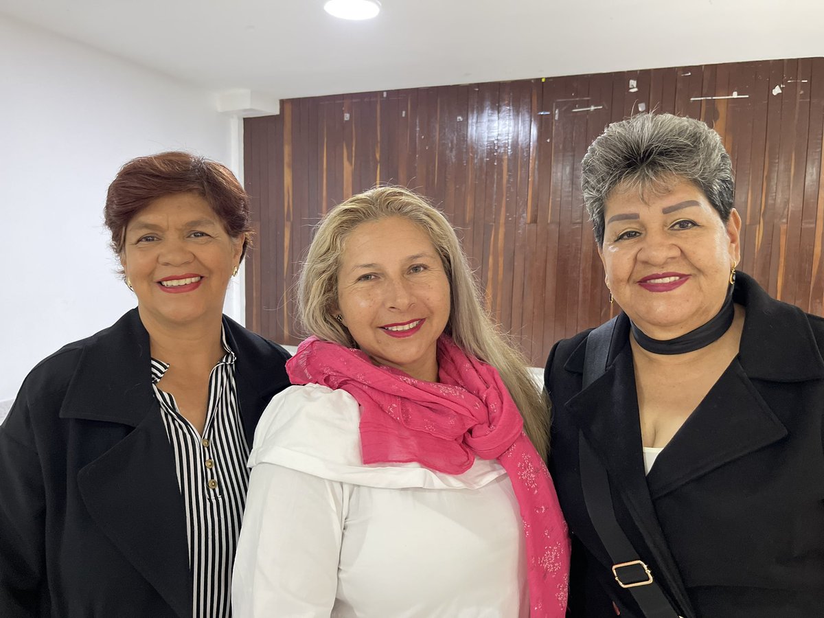 subaalcaldia's tweet photo. Esta mañana nuestro alcalde @cesarSalamancaR compartió con líderes y lideresas comunales de El Rincón, quienes expresaron sus necesidades urgentes y posibles soluciones.
El alcalde #Veci escucha directamente las preocupaciones de los representantes comunales y busca soluciones. https://t.co/IljrmKny11