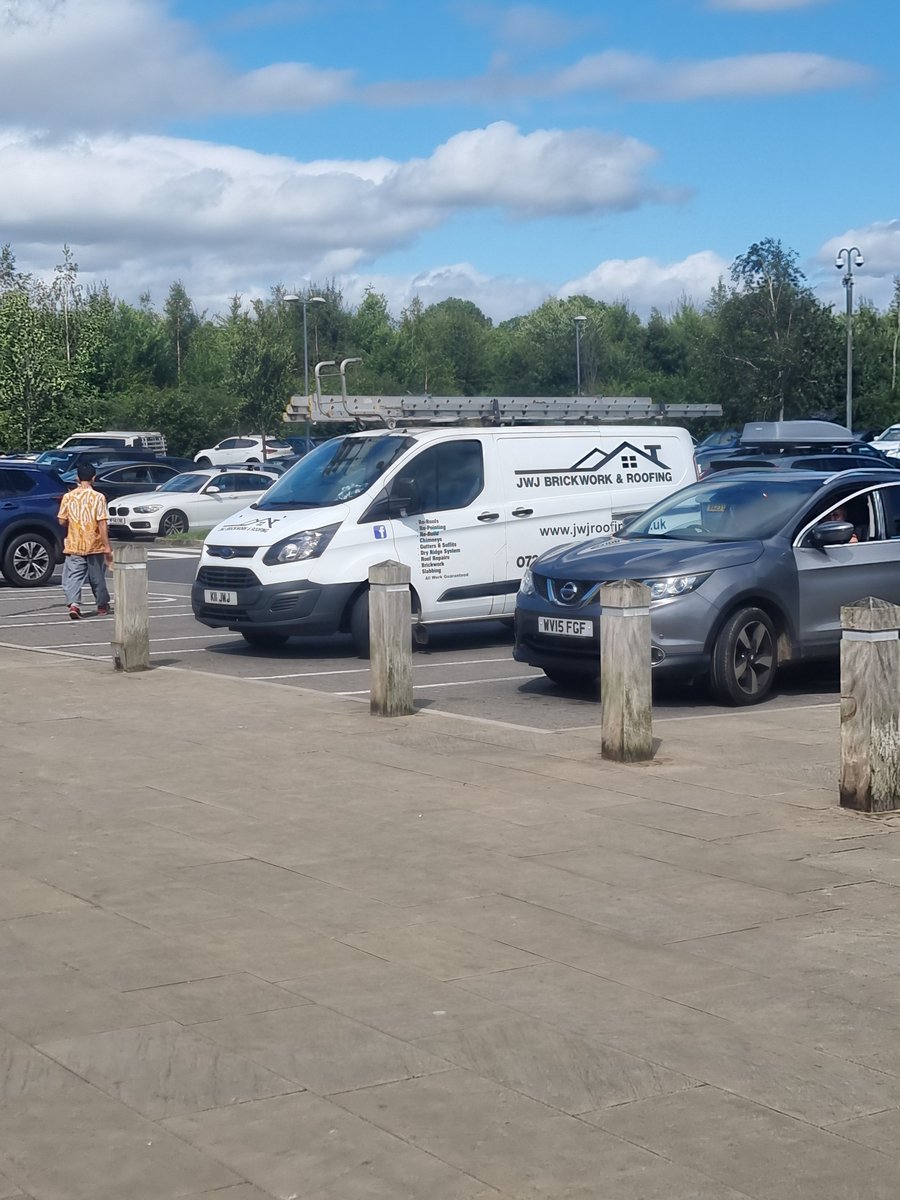 kevtrentd's tweet photo. Shame these 3 builders forgot to display their blue badge at Gloucester Services
#disabledparking https://t.co/yGCktLGKFn