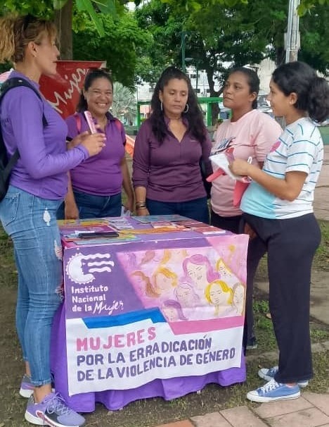 Ofic_Inamujer's tweet photo. #Apure || Jornada del #Inamujer Mujeres Por La Erradicación De La Violencia, brindó Conversatorio de prevención y sensibilización en el municipio San Fernando.

#AfirmativosYPaLante
@NicolasMaduro https://t.co/iJBldM723p