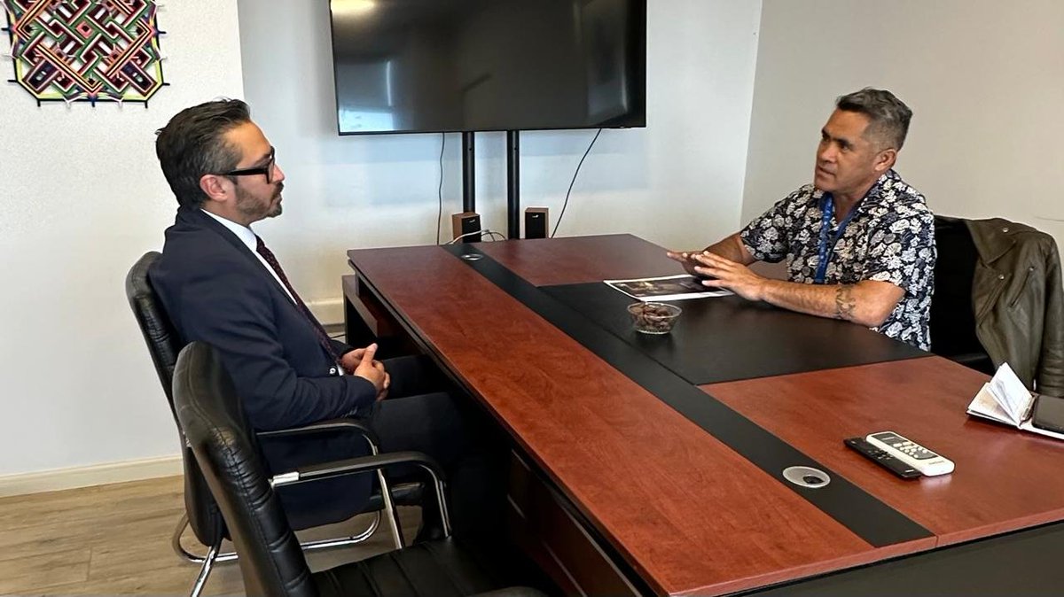 CONADI_Gob's tweet photo. 🔵El Director Nacional (s) de #CONADI, Álvaro Morales Marileo, se reunió con Aka Hanga Rapu Tuki, Administrador @Muni_Rapanui, quien se encuentra gestionando recursos para #Tapati #RapaNui 2025, una de las fiestas culturales más importantes de la Polinesia #ChileAvanzaContigo🗿 https://t.co/ysOqvJJ4n0
