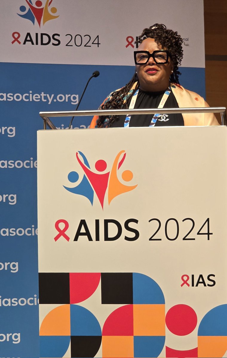 #SANTHE Path-to-Independence Awardee Catherine Koofhethile, Research Scientist <a href="/BotswanaHarvard/">Bots-Harvard Ptnrshp</a> presenting her work on advancing HIV cure research in adolescents through proviral reservoir assessment after longstanding ART in Botswana. #AIDS2024 #HIVcure #AdvancingAfricanScience